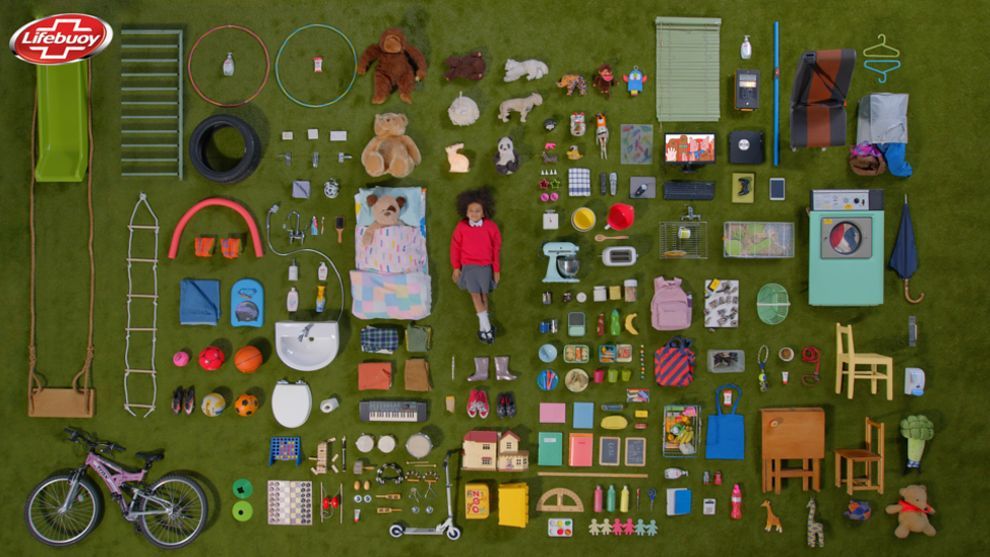 Image showing the 186 items a child touches on average everyday