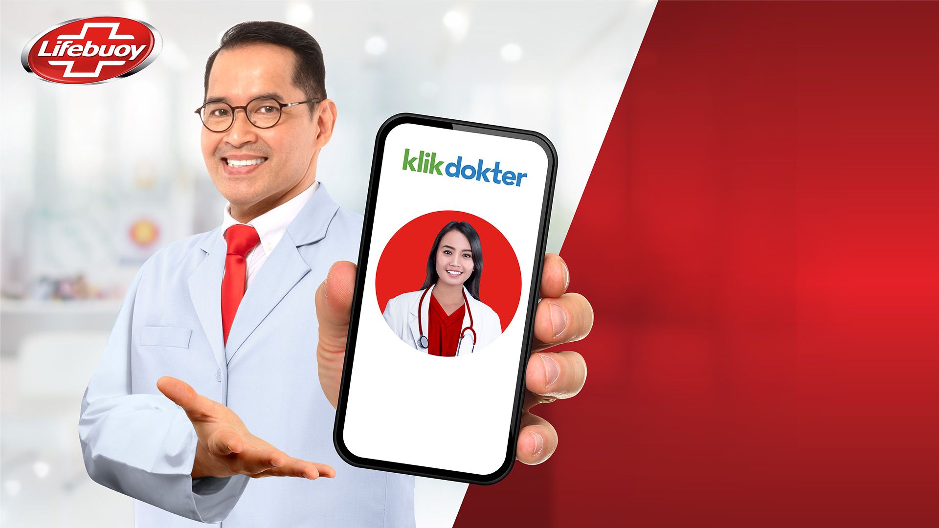 Man holding up phone. The doctor he has an online appointment with is seen on the phone’s screen